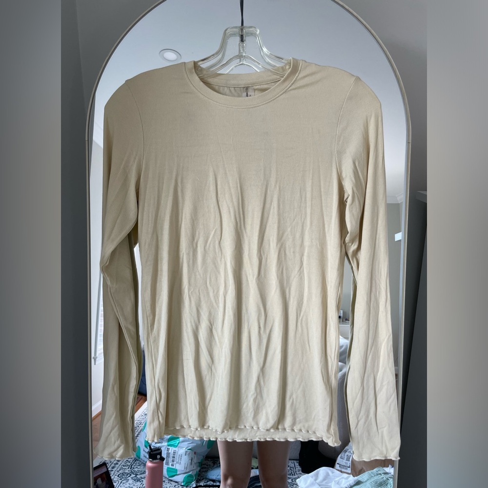 Outdoor Voices ribbed long sleeve tee - Perfect for cooler runs! Size S.